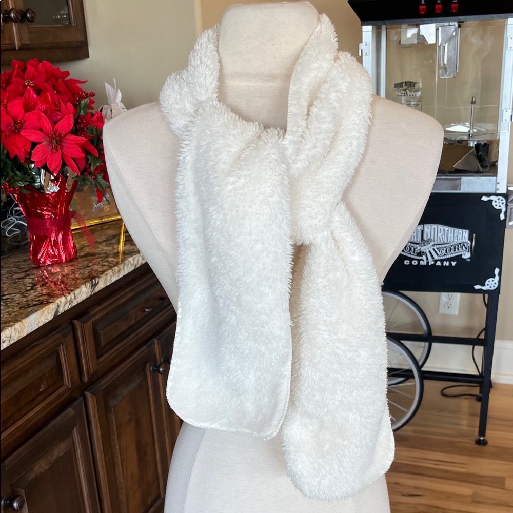 Old Navy Off White Fleece Winter Scarf